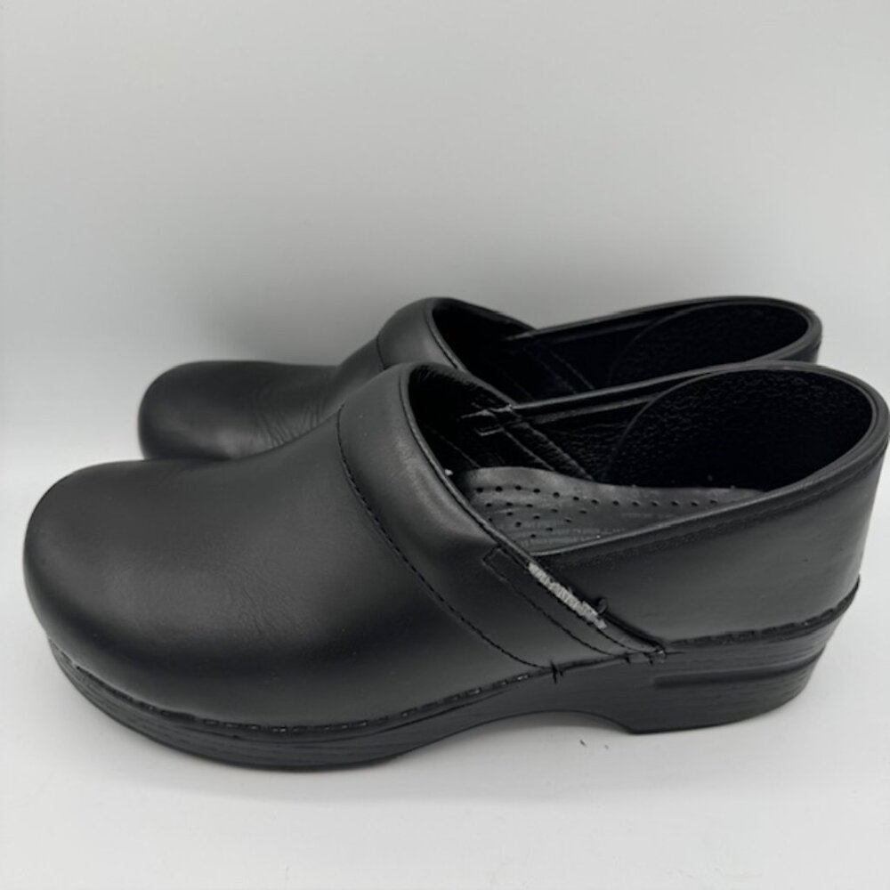 Dansko Women's Professional Black Leather Clogs Size 10 / EU40